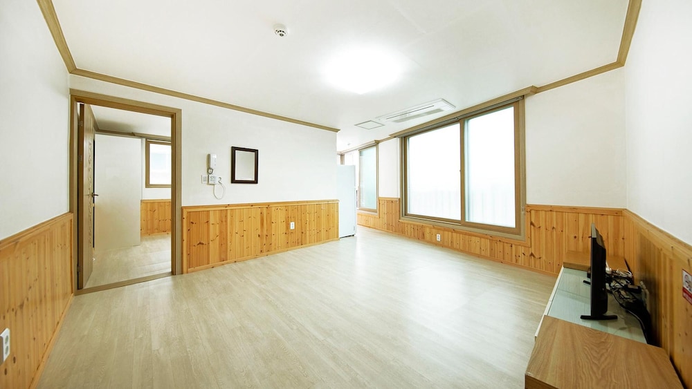 Basic Room, 1 Bedroom (203(ocean view))
