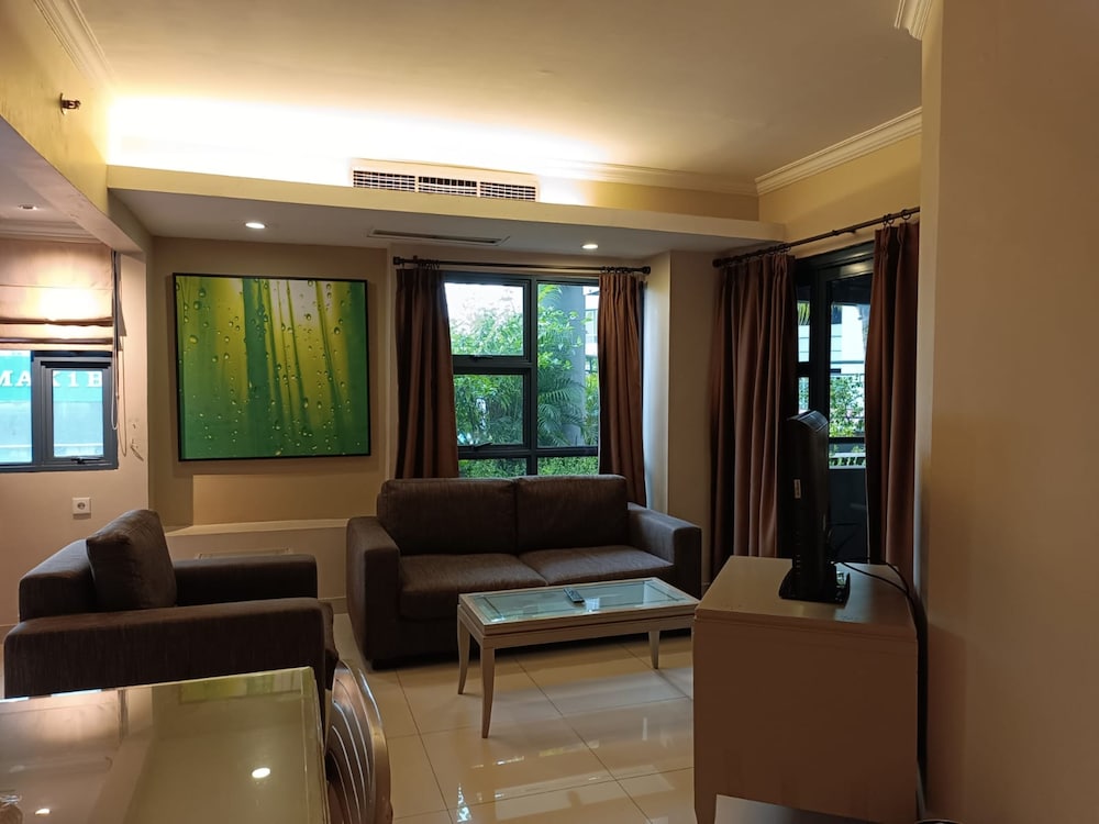 2 BR Business - 74 Sqm - Photo 1