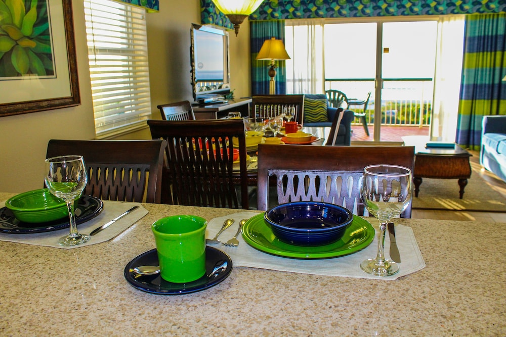 Apartment, 2 Bedrooms, Oceanfront - Photo 4