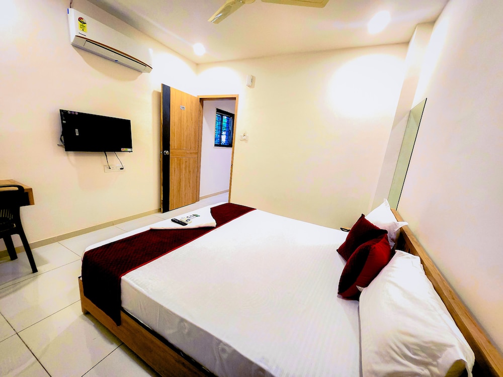 Ac Deluxe Room photo 3
