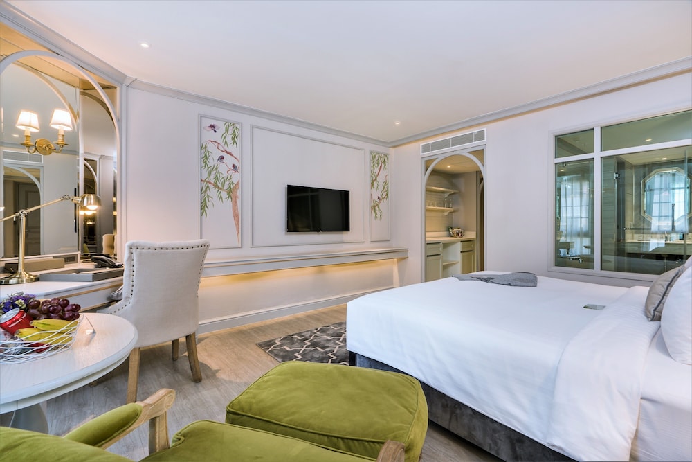 Deluxe Suite Deluxe Suite