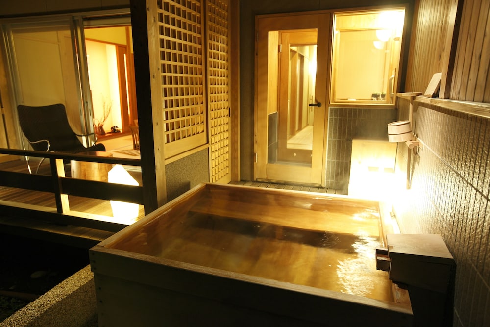 Premium Room, 2 Bedrooms, Non Smoking, Private Bathroom photo 2