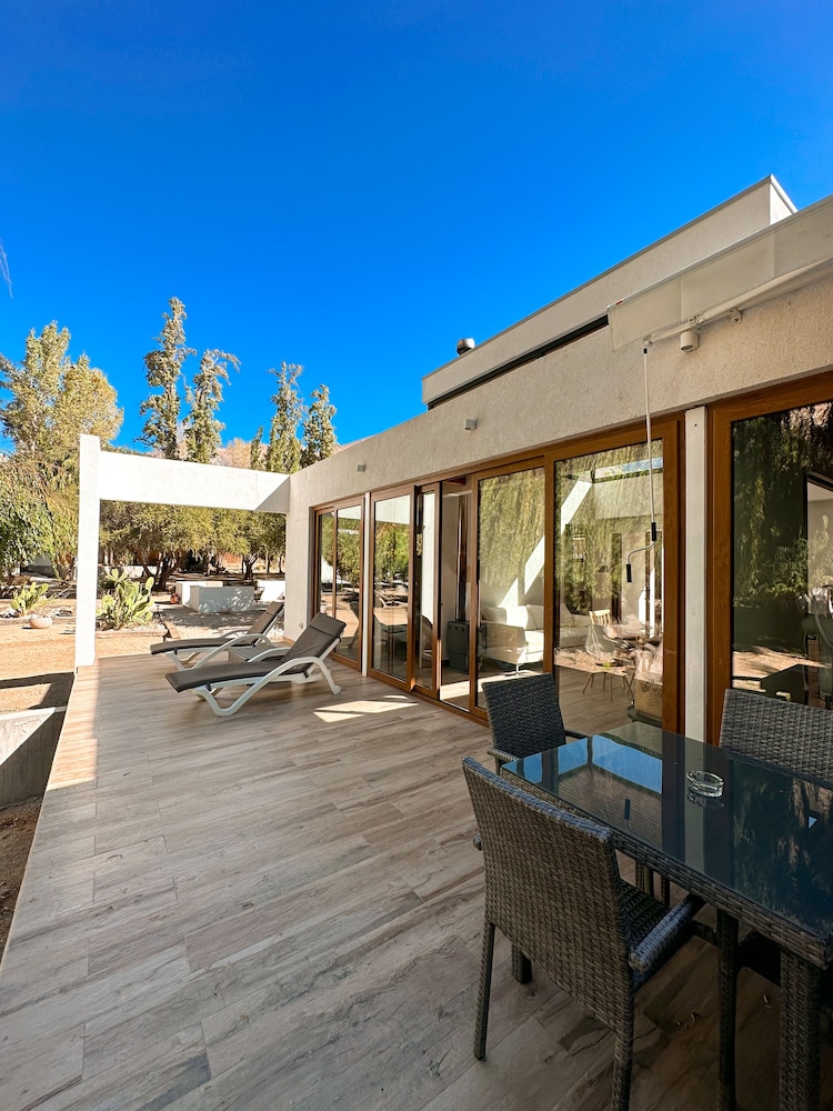 Luxury Villa, 2 Bedrooms, Pool Access, River View photo 2