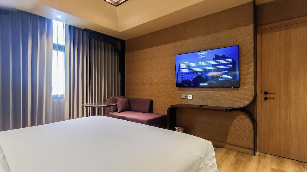 Privilege King Room, City View - 1 king size bed photo 2