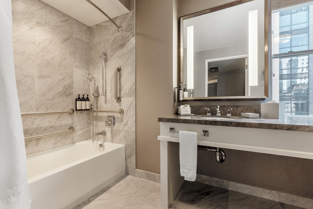 Suite, 1 King Bed (Tub with Grab Bars Hearing Accessible)