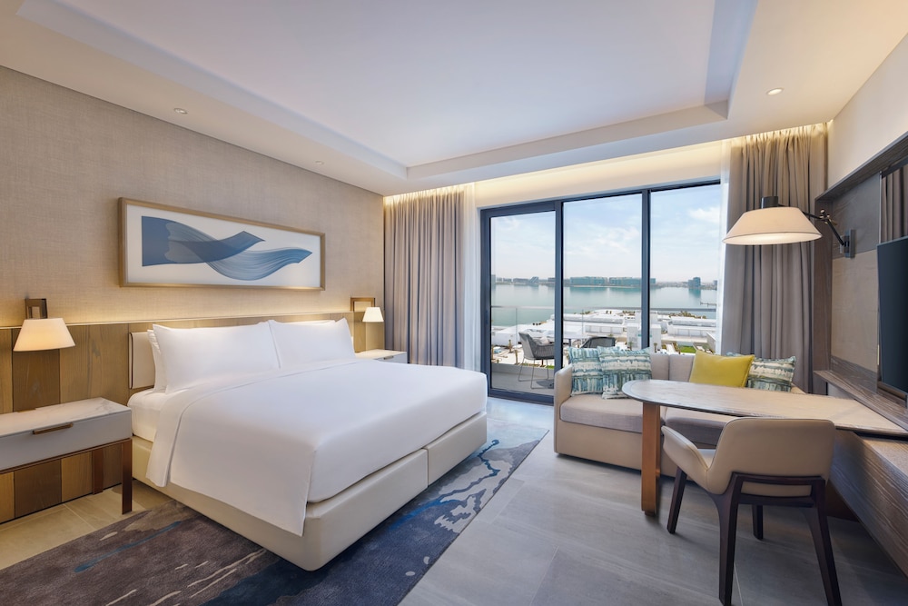 Executive Room, 1 King Bed, Bay View (Theme Park Access) photo 2