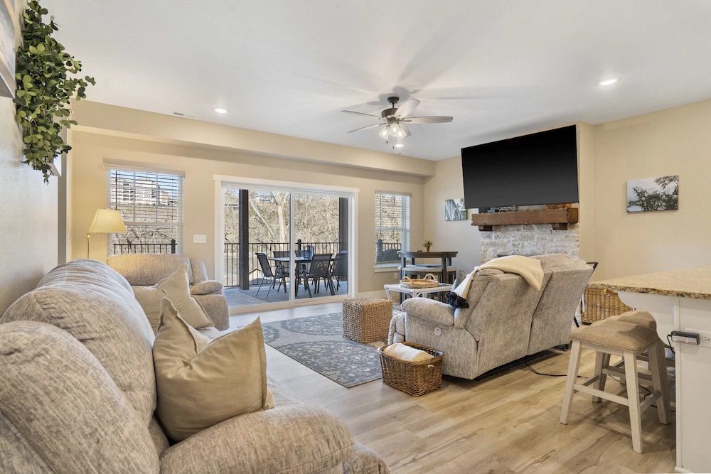 Condo, Multiple Beds, Balcony (Pleasant View on Taneycomo)