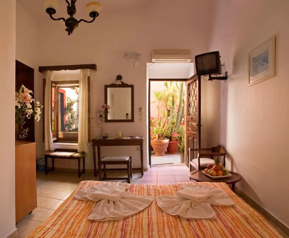 Standard Room - Photo 7