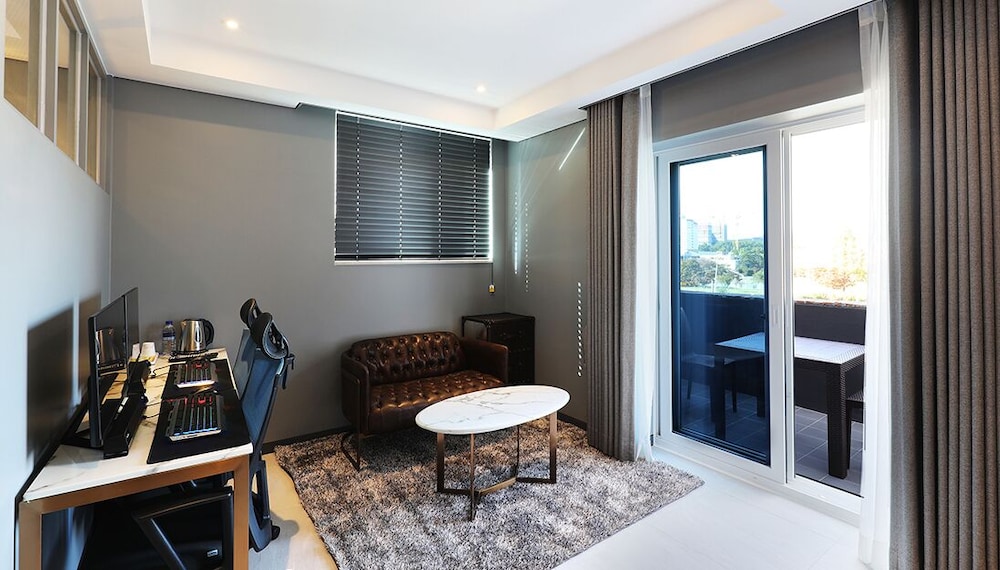 VIP Room(Outdoor Bathtub Unavailable During Winter Season) - Photo 6