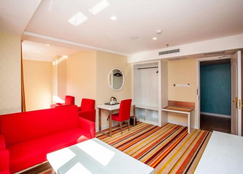 Business Suite photo 3