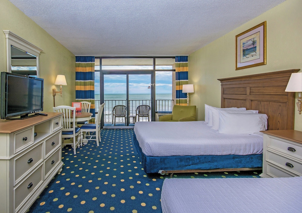 Schooner Oceanfront Standard Room - Photo 1