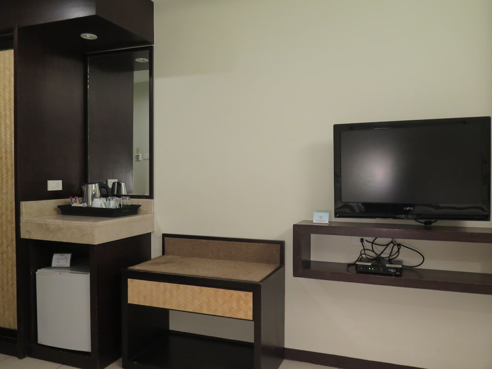 Deluxe Room - Photo 16