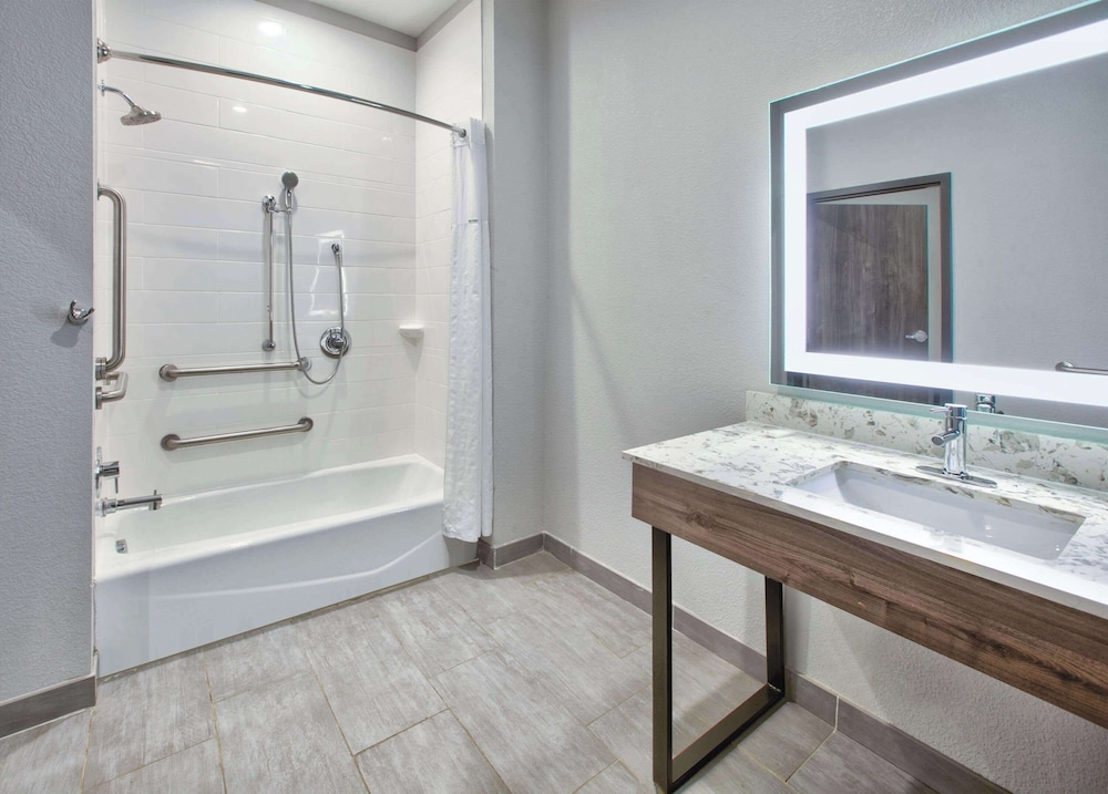 Studio Suite, 1 King Bed with Sofa bed, Accessible, Non Smoking (Mobility,Hearing,Tub w/Grab Bars,) - Photo 1