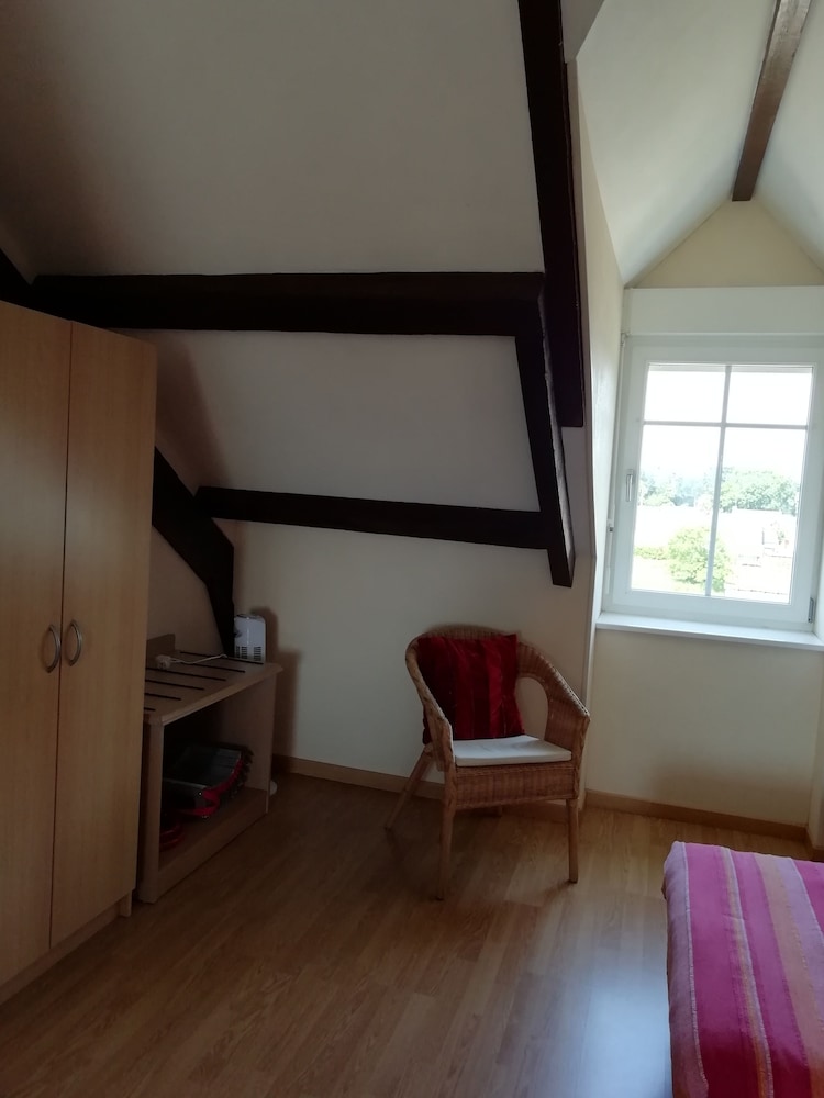 Economy Triple Room, River View photo 2