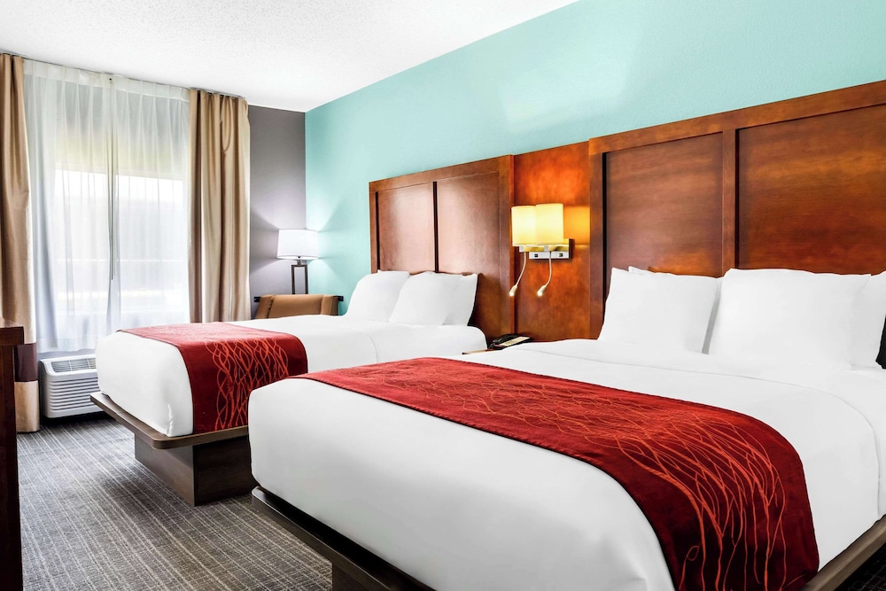 Standard Room, 2 Queen Beds, Non Smoking - Photo 1