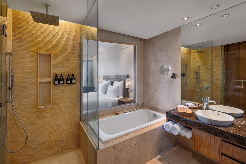 Family Suite, Multiple Beds, Garden View (Junior) - Photo 4