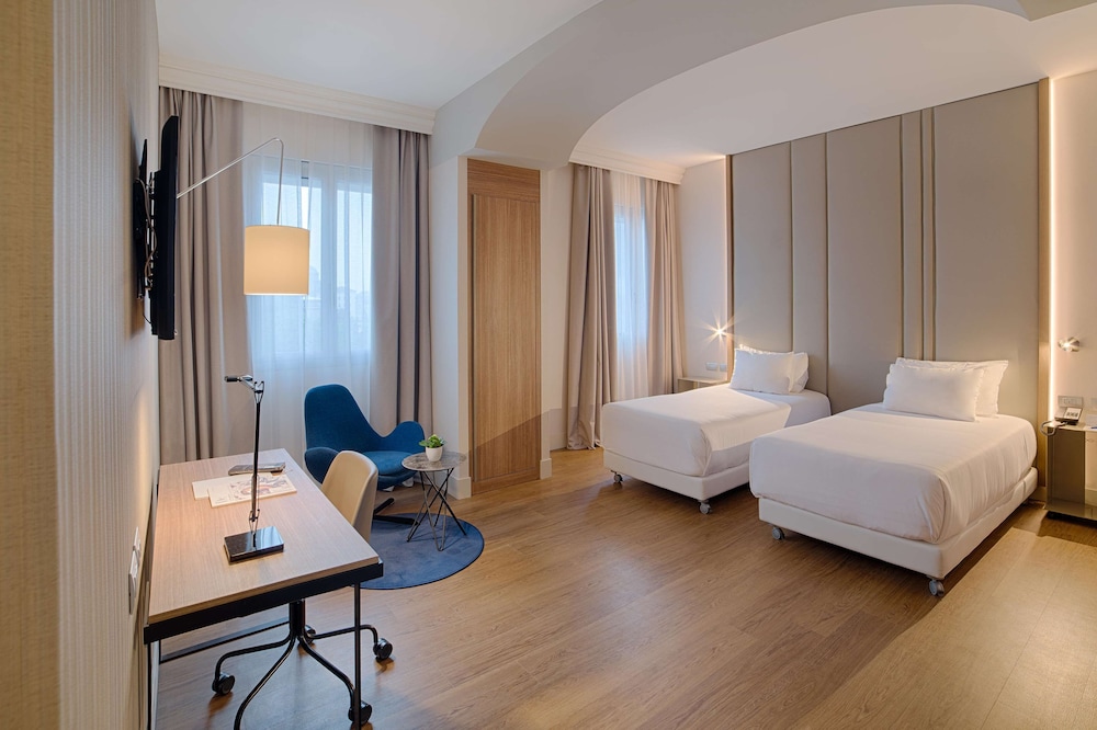 Deluxe Room (Extra Bed 3 Adults) - Photo 3