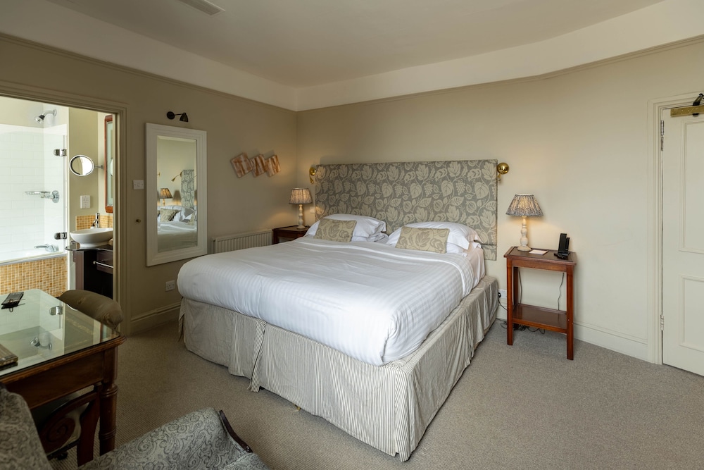 Classic Double or Twin Room photo 3