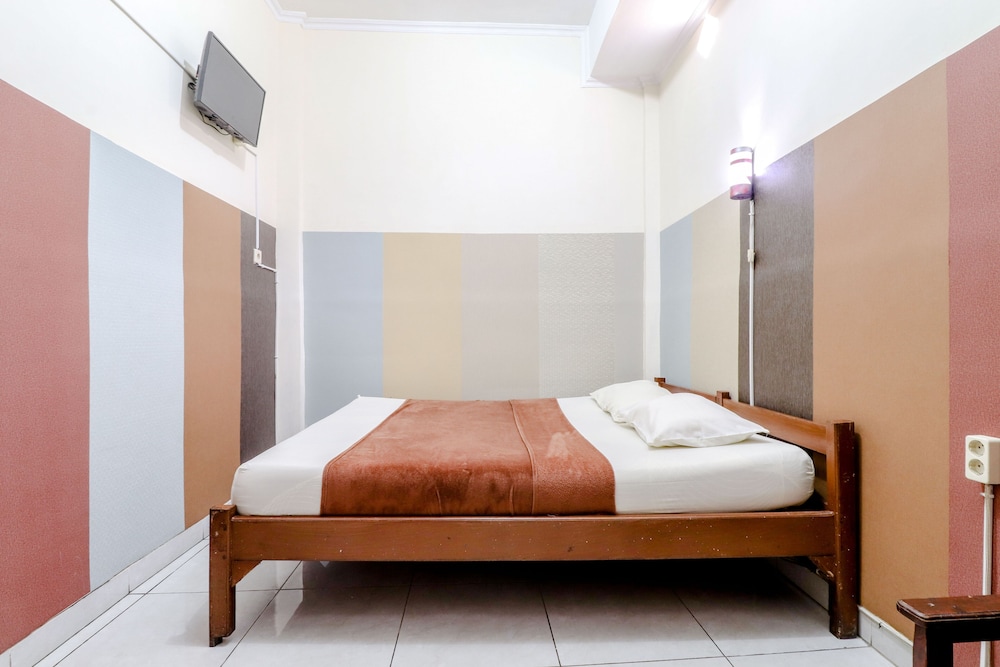 Standard Non AC (King Bed) photo 1