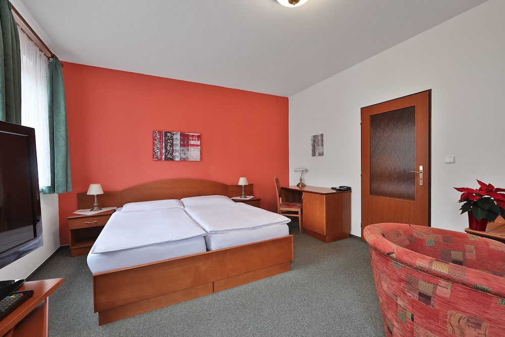Superior Double Room Single Use photo 1