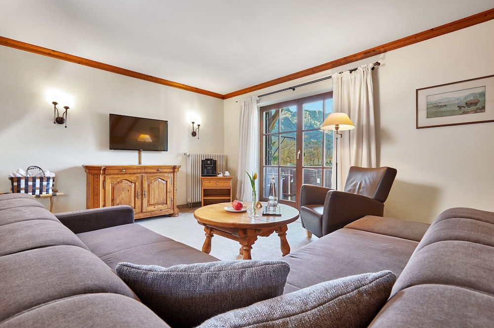 Suite, 1 Double Bed, Mountain View