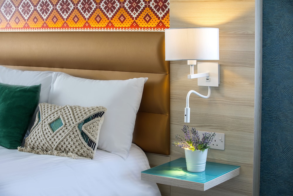 Twin Room, Partial Sea View