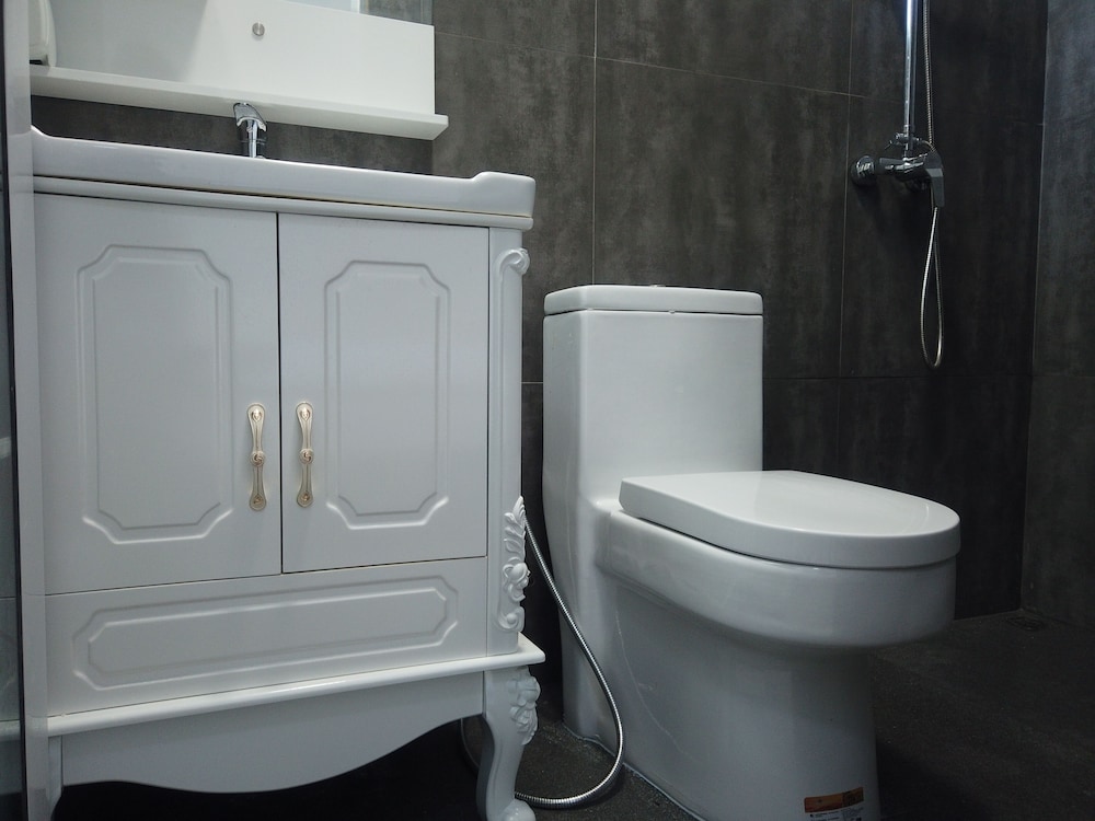 Basic Double or Twin Room - Photo 3