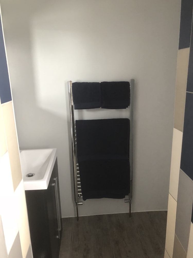 Standard Double Room, Ensuite photo 3