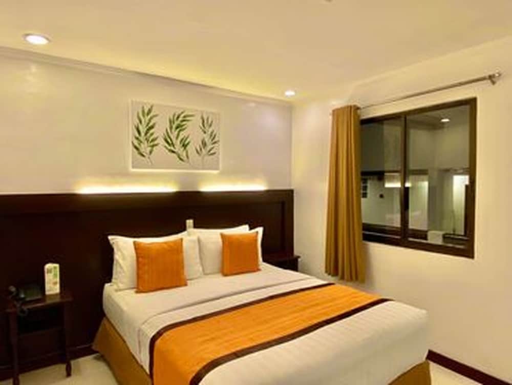 Standard Room, 1 Queen Bed