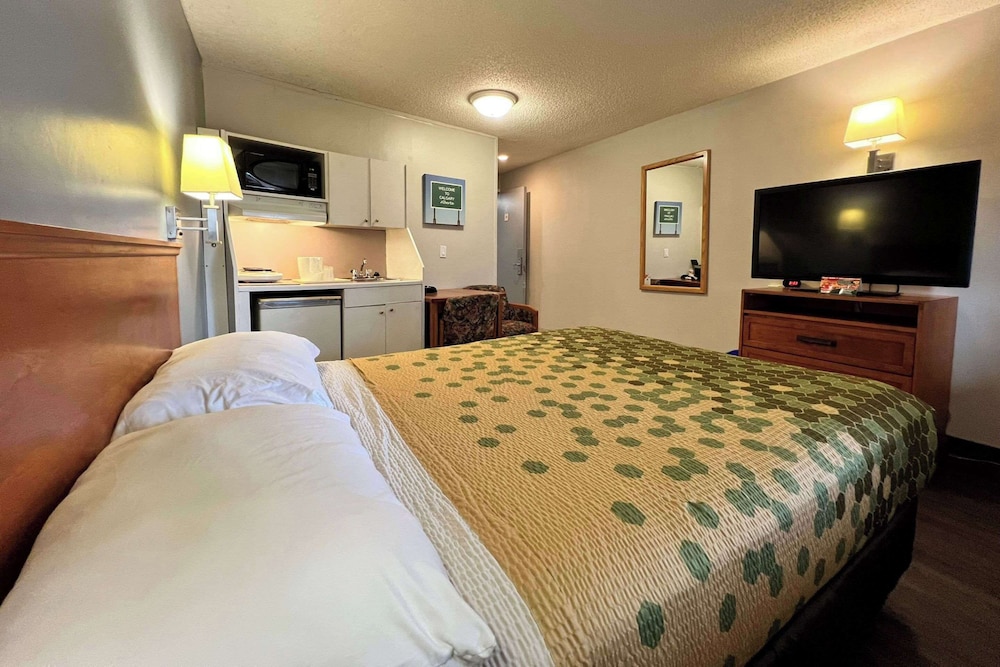 Efficiency, 1 Queen Bed, Non Smoking - Photo 10