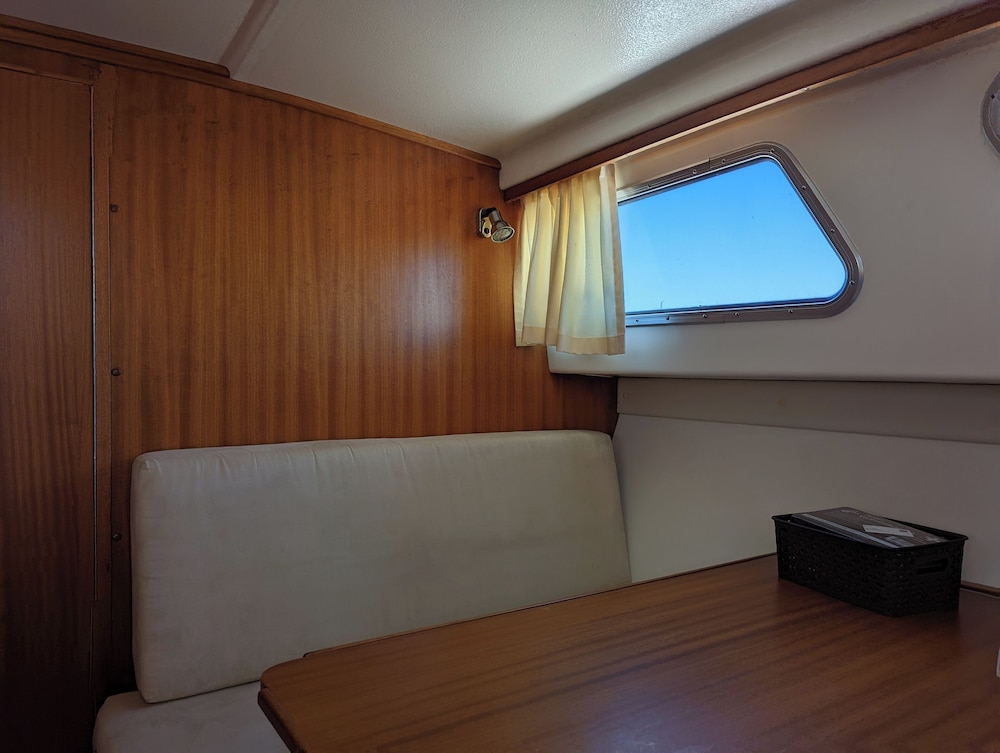 Room, 1 Double Bed - Photo 4