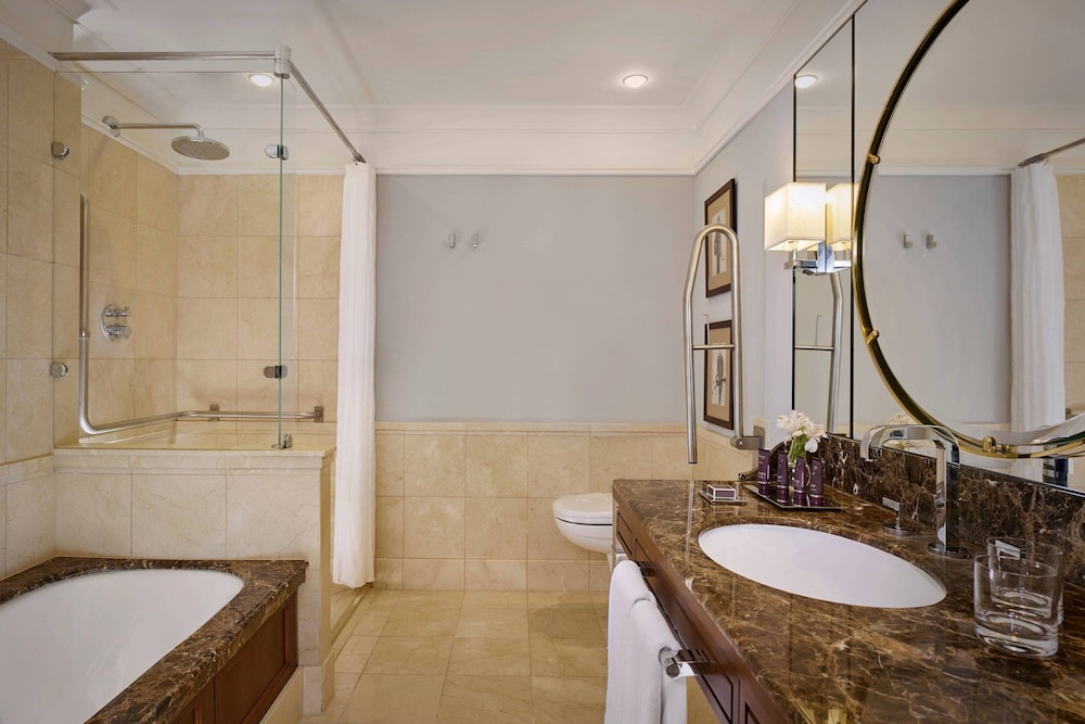 Superior Room, 1 King Bed, City View