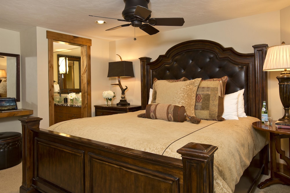 House, 6 Bedrooms (Private Home Blue Moose Lodge) photo 1