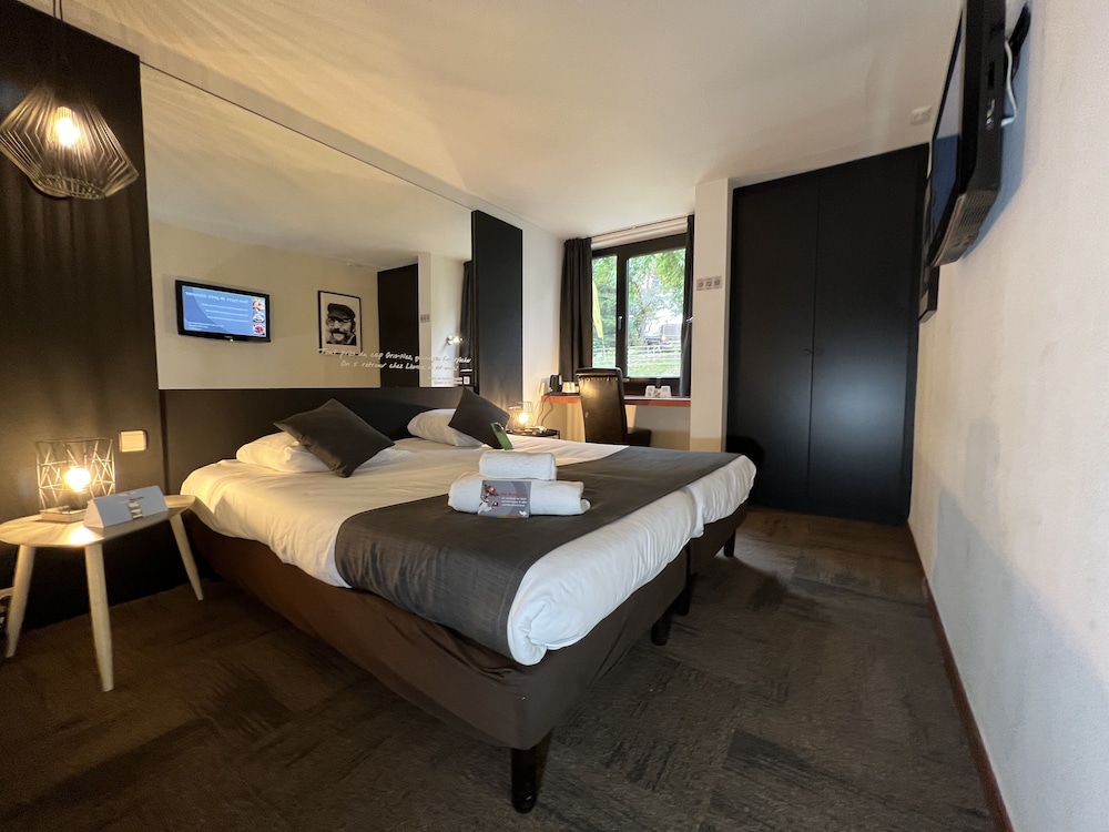 Standard Twin Room - Photo 5
