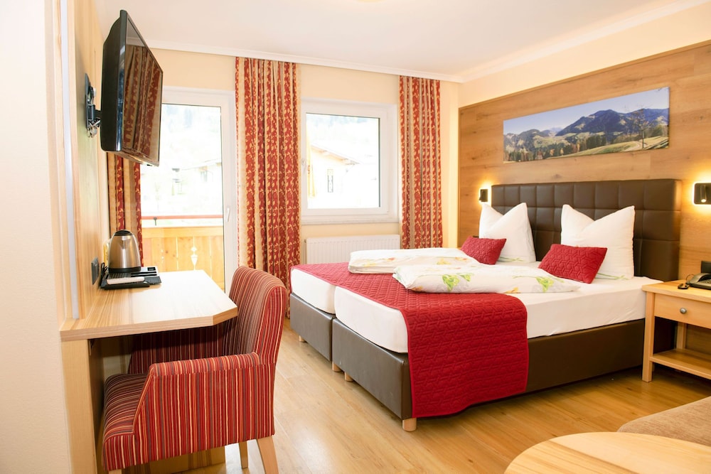 Exclusive Quadruple Room photo 2