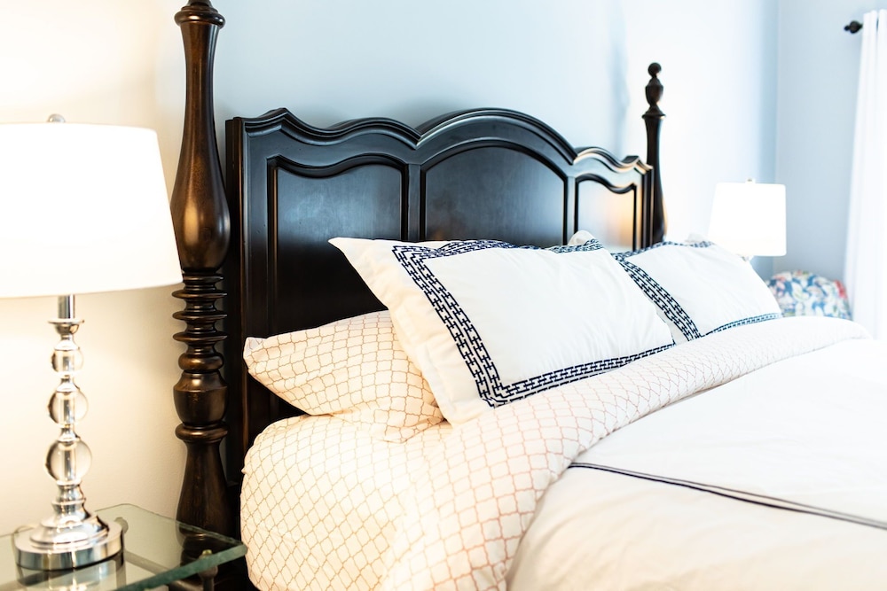 Deluxe King Room - Photo 1