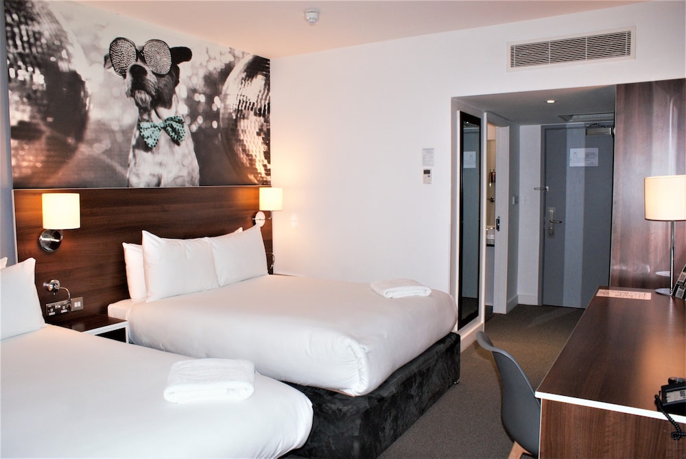 Superior Quadruple Room - Photo 1