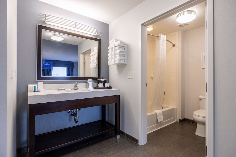 Suite, 2 Queen Beds, Non Smoking - Photo 2