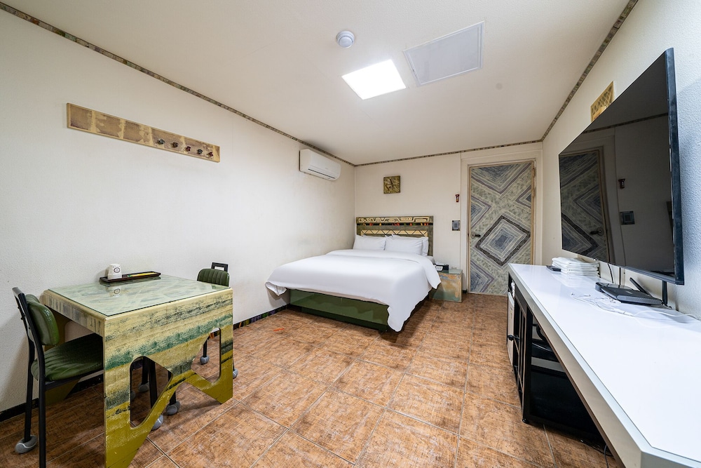 Basic Room photo 2