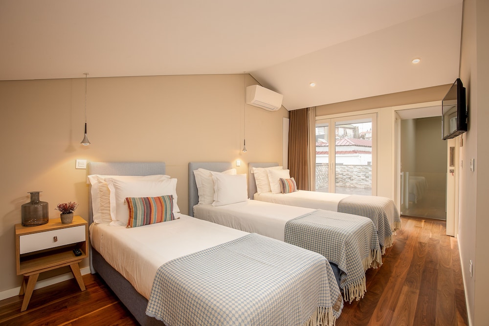 Duplex Two Bedroom Apartment 4B - Photo 8