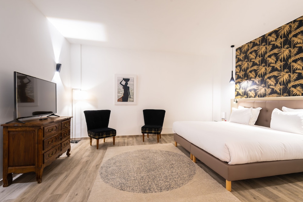 Deluxe Suite
