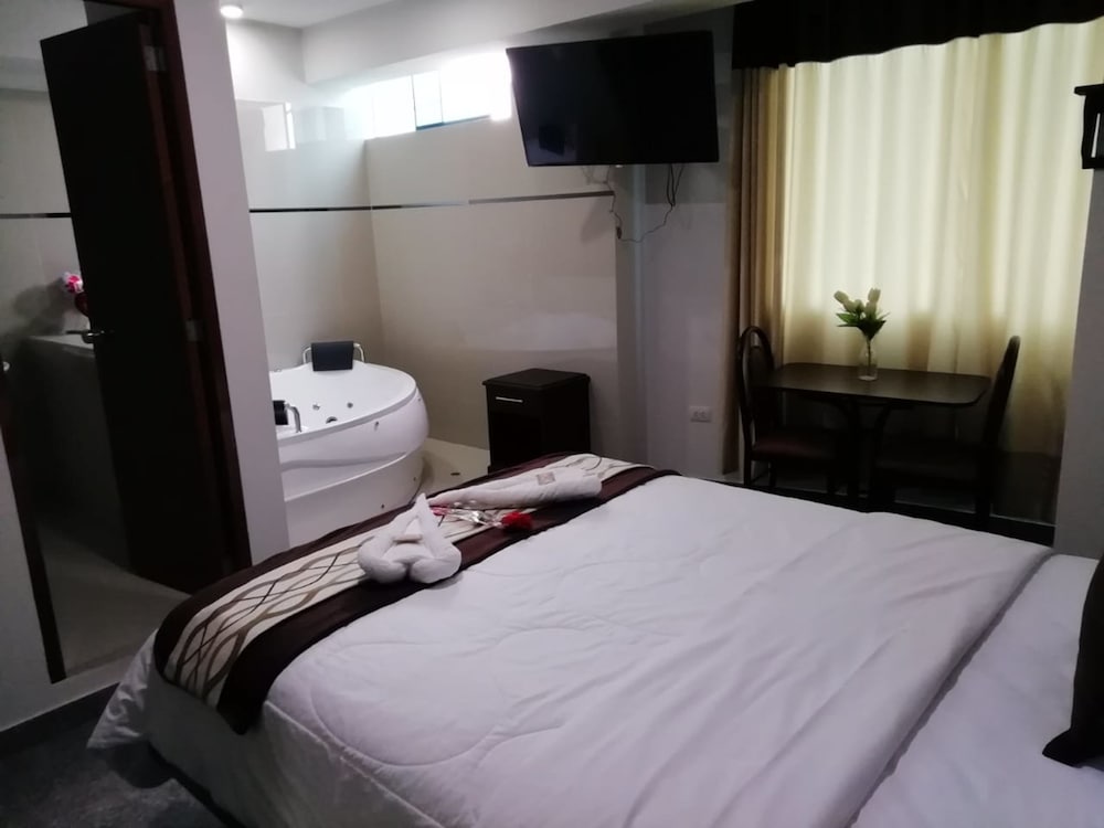 Executive Studio Suite, Hot Tub