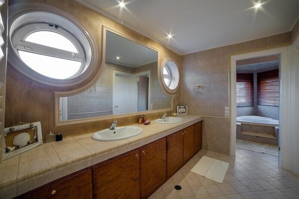 Villa photo 3