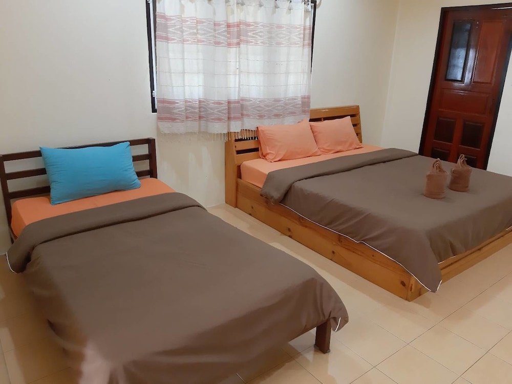 Standard Twin Room - Photo 4