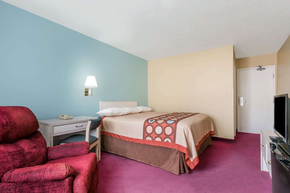 Room, Accessible photo 3