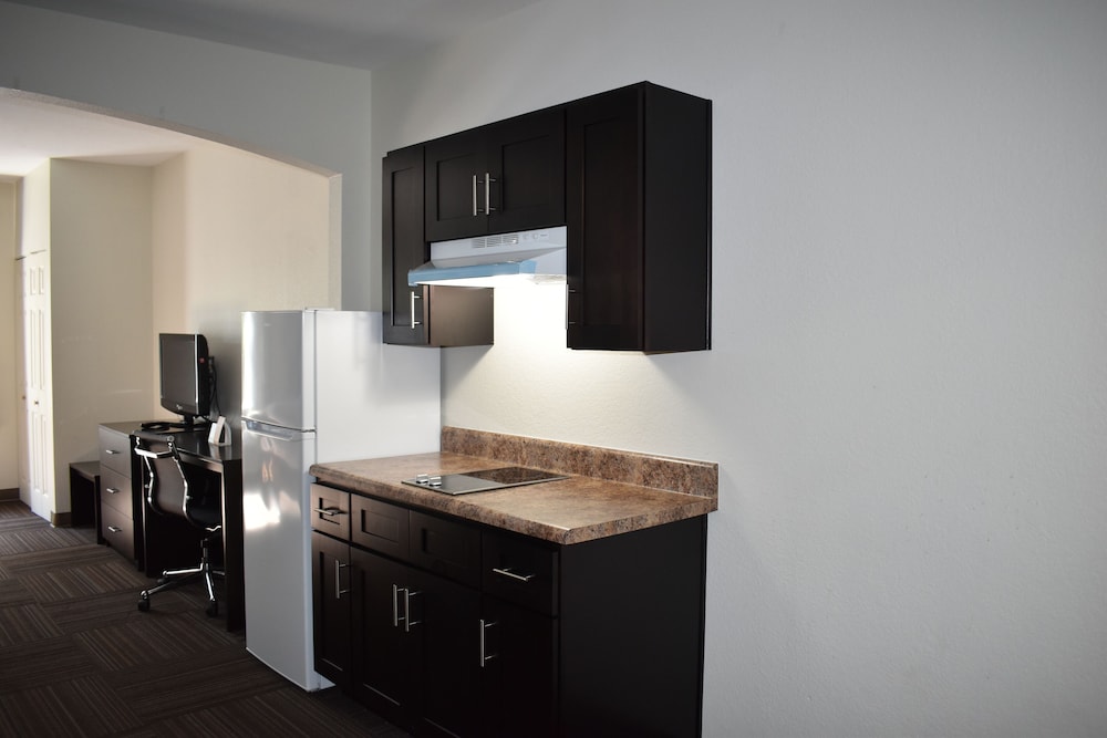 Suite, Multiple Beds, Non Smoking (Upgrade) - Photo 6