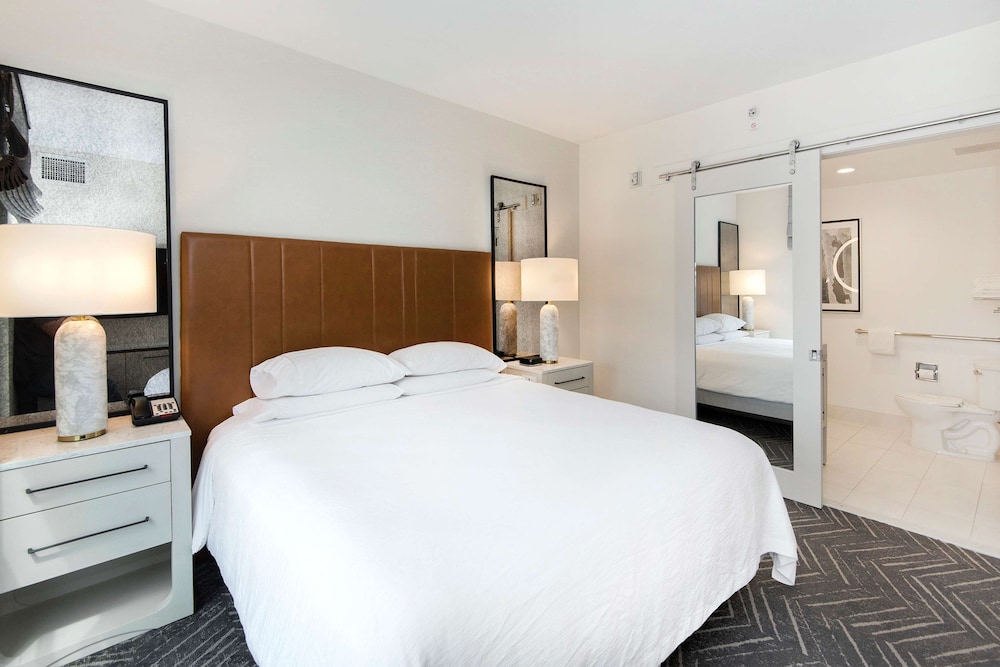 Room, 1 King Bed, Accessible, Non Smoking - Photo 1