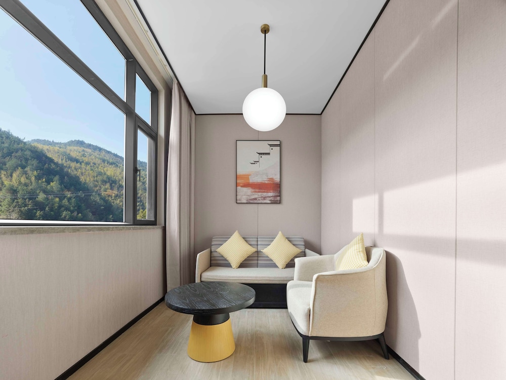 Premium Room, 1 King Bed, Patio