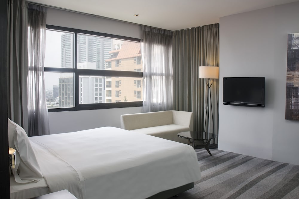 Premium Room, 1 King Bed, Club Lounge Access