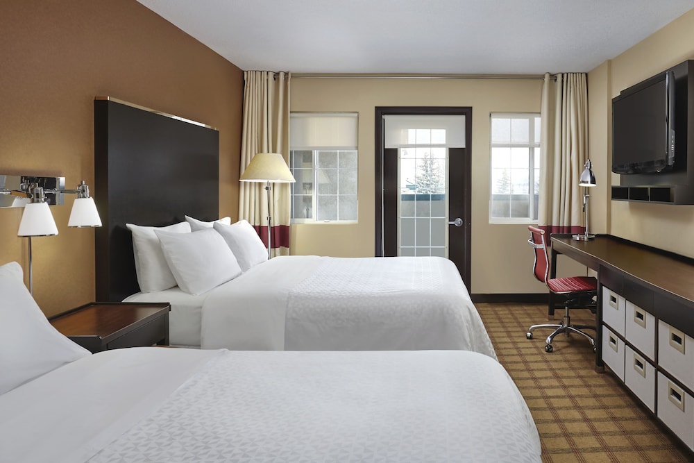 Room, 2 Queen Beds, Ground Floor - Photo 1